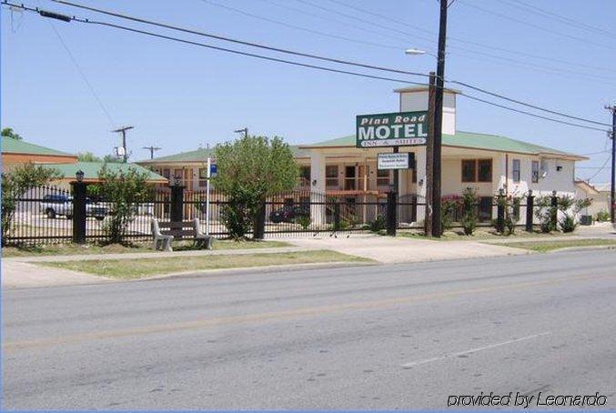 Pinn Road Inn And Suites Lackland Afb And Seaworld San Antonio Exterior photo